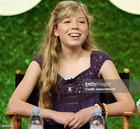 881 Jennette Mccurdy Photos Stock Photos & High。